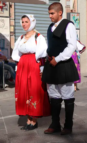 Abito tradizionale di Anela