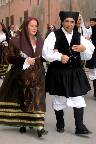 Abito tradizionale e costume di Donori